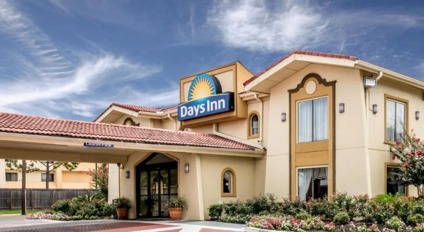 Days Inn by Wyndham Houston