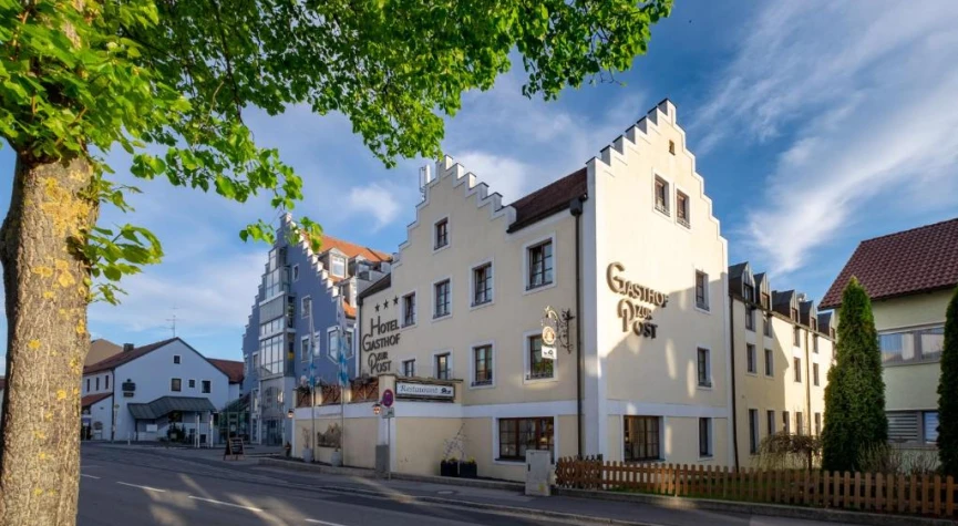 Zur Post Kümmersbruck Hotel & Tiny Houses