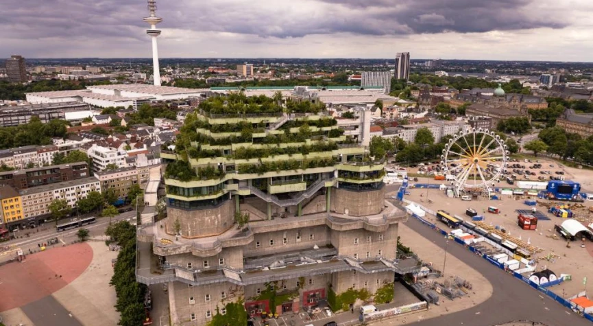 REVERB by Hard Rock Hamburg