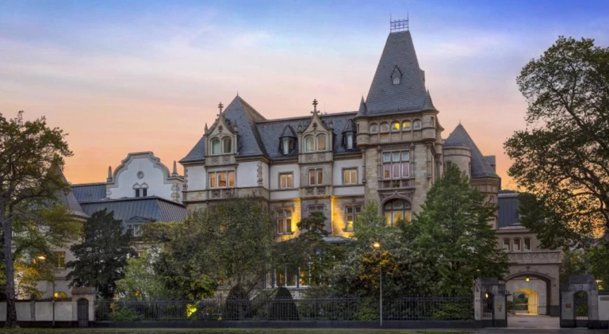 The Florentin by Althoff Collection