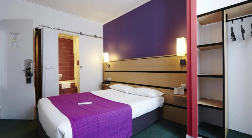 Kyriad Paris 10 - Canal Saint Martin - Republique