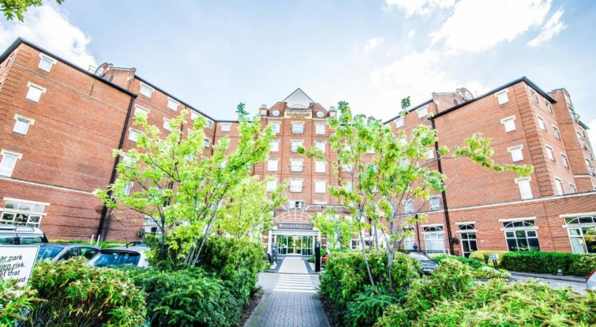 DoubleTree by Hilton Dartford Bridge