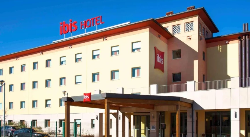 Ibis Como