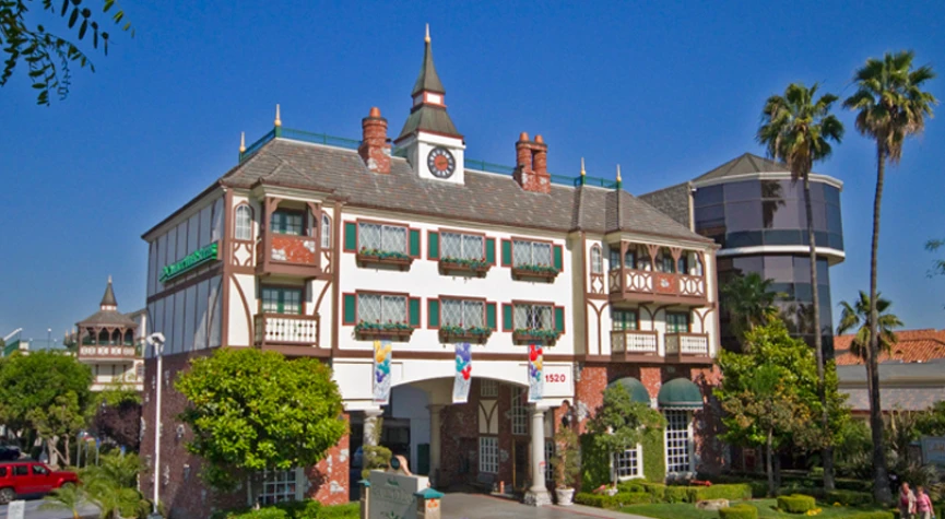 Anaheim Camelot Inn & Suites