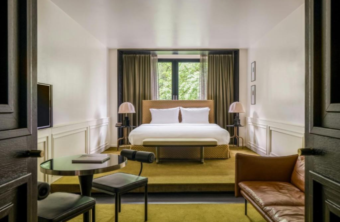 The Dean Munich - Autograph Collection