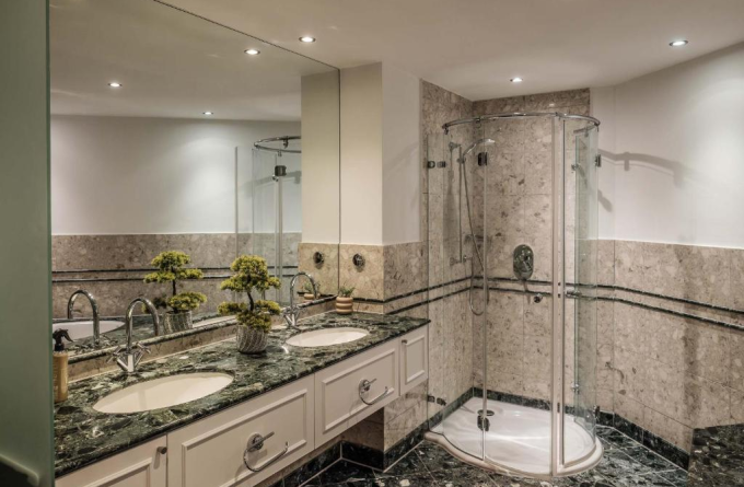 Main Plaza | Suite Tower