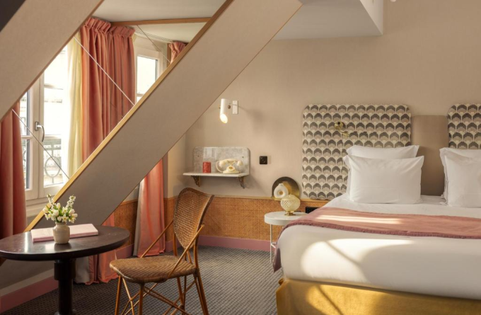 Handsome Hotel By Elegancia