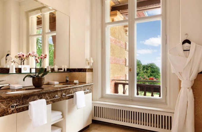 Villa Rothschild, Autograph Collection