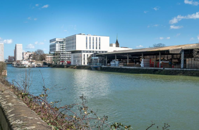 Campanile Duisburg City