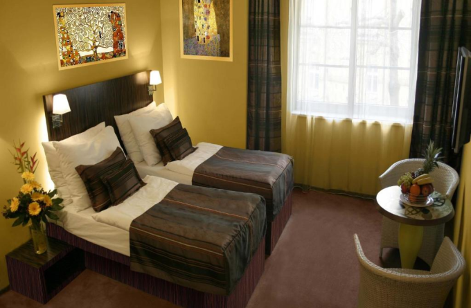 EA Hotel Crystal Palace