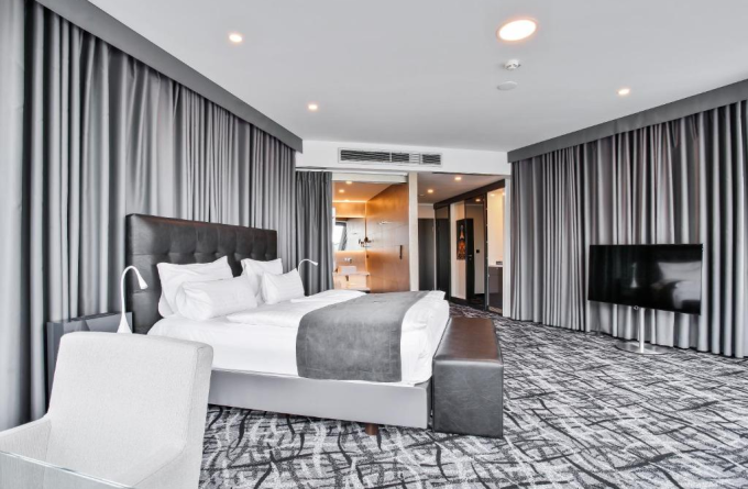 Dancing House - Tančící dům hotel