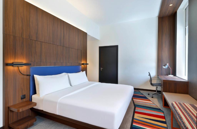 Element Al Mina, Dubai