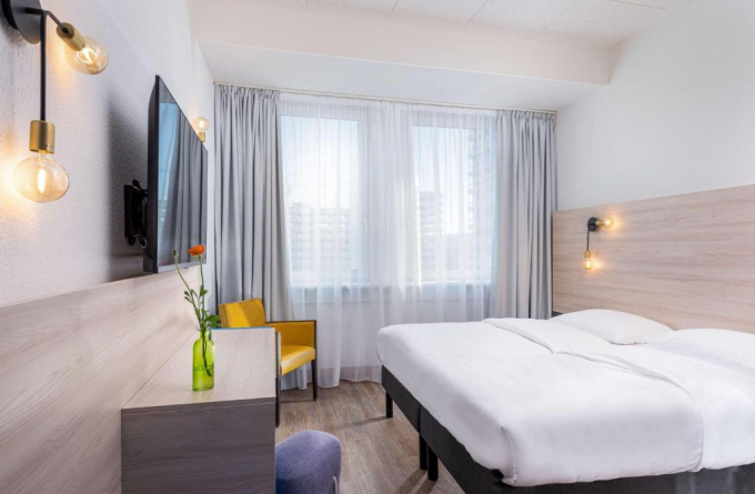 greet Berlin Alexanderplatz