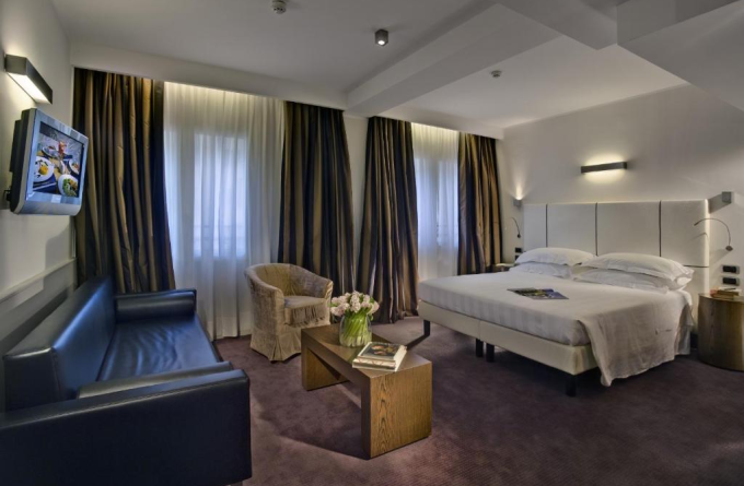 THE PLAZA VENICE MESTRE