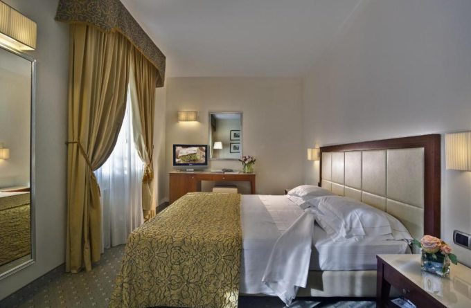 THE PLAZA VENICE MESTRE