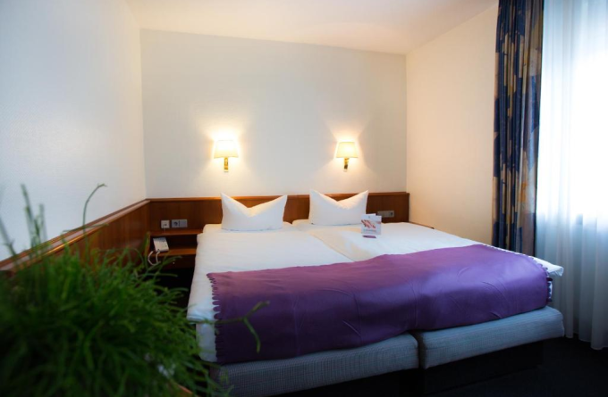 ROSE HOTEL AND RESTAURANT