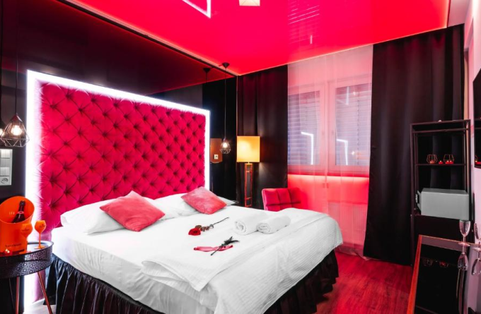 Hotel Aura Design & Garden Pool