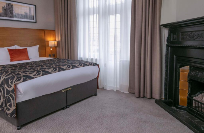 The Crown London Hotel, Cricklewood North West London, WorldHotels Distinctive