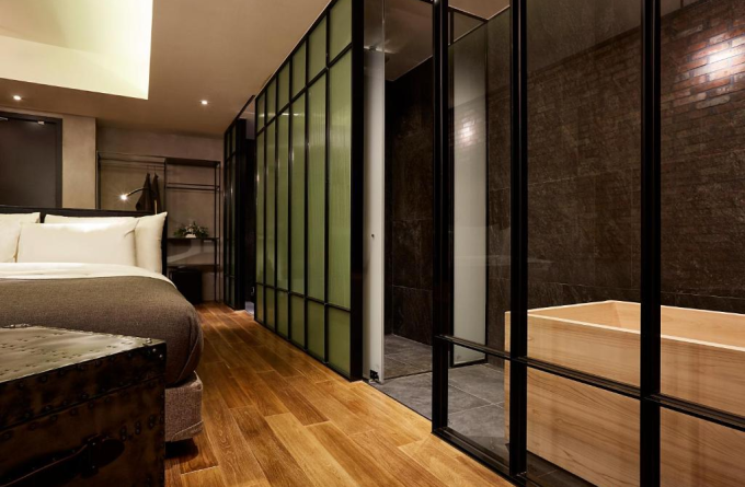 9 Brick Hotel