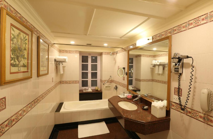 Ambassador, New Delhi - IHCL SeleQtions