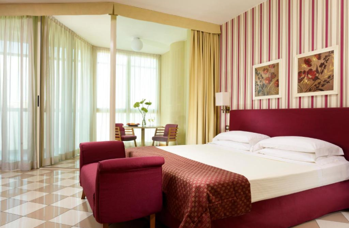 UNA Hotels The One Milano Hotel & Residence