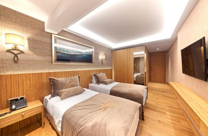 Lady Diana Hotel