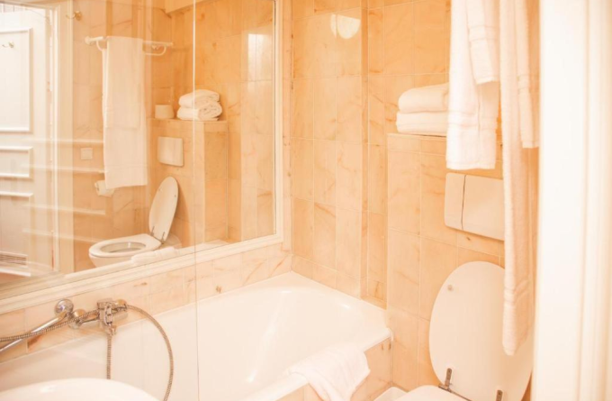 La Bourse Hotel