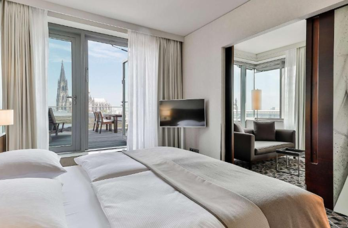 Dorint Hotel am Heumarkt Koln