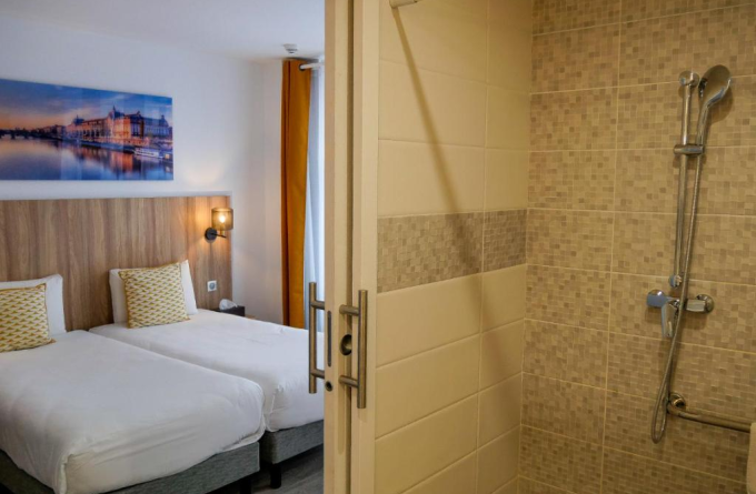 Kyriad Paris 10 - Canal Saint Martin - Republique