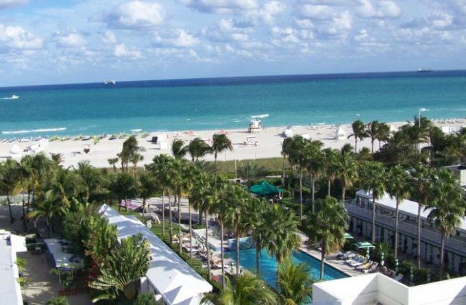 Marseilles Beachfront Hotel