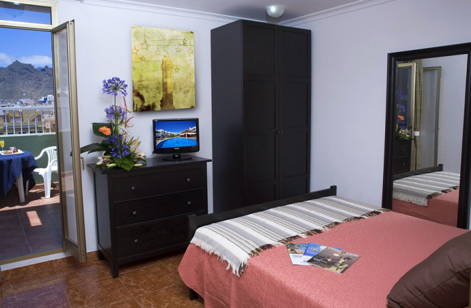 Hotel Adonis Capital