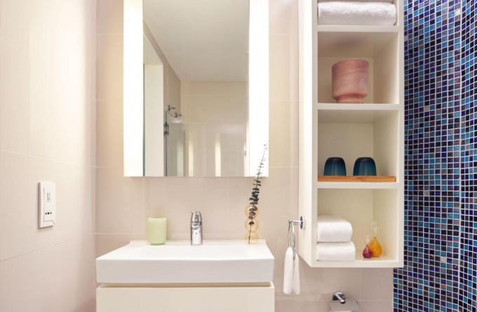 Ying'nFlo, Wesley Admiralty, Hong Kong