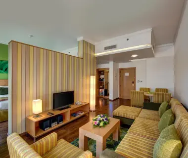 Al Khoory Executive Hotel, Al Wasl