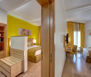 Al Khoory Executive Hotel, Al Wasl