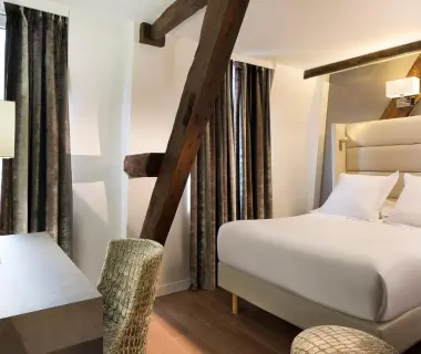 Hotel Jacques De Molay