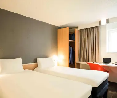 Ibis Orly Chevilly Tram 7