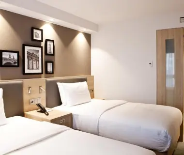 Hampton By Hilton Berlin City East Side Gallery