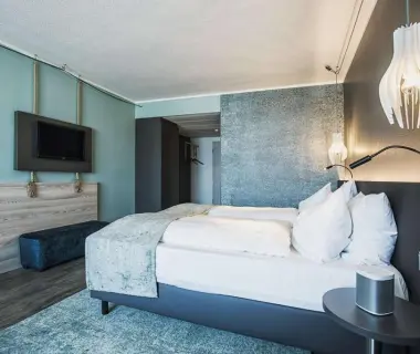 elaya frankfurt oberursel, Trademark Collection