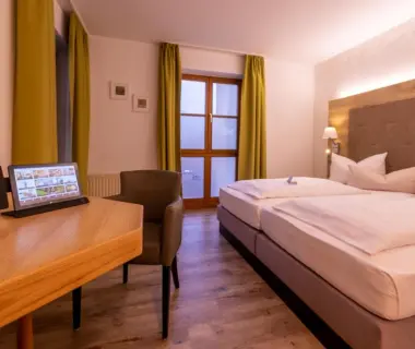 Zur Post Kümmersbruck Hotel & Tiny Houses