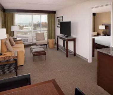 DoubleTree by Hilton Boston Bayside