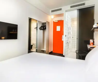 Libertel Canal Saint Martin