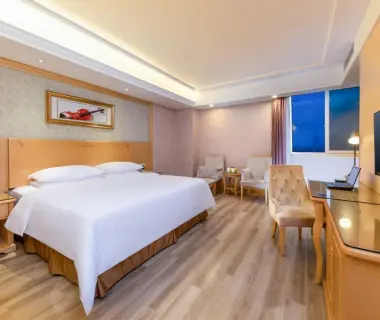 Vienna Hotel Shenzhen East Railway Station