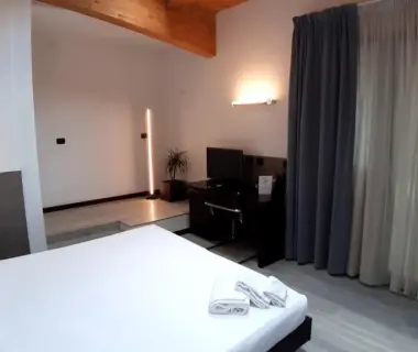 Continental Urban Art Hotel