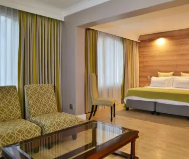 The Capetonian - Halal