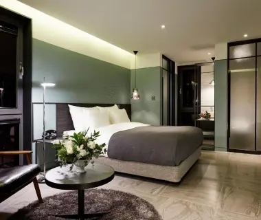 9 Brick Hotel