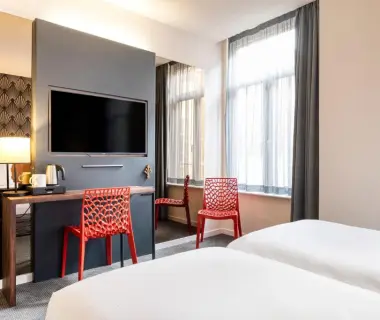 Aris Grand Place Hotel