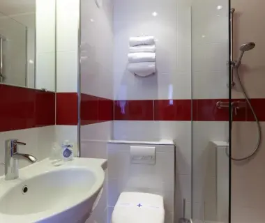 Kyriad Paris 10 - Canal Saint Martin - Republique