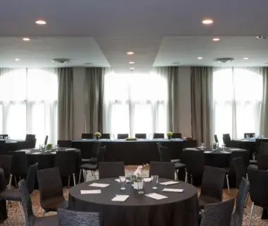 Marseilles Beachfront Hotel