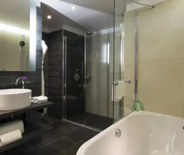 Renaissance Paris Arc de Triomphe Hotel