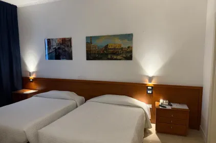 Venice Hotel con Colonnine Elettriche